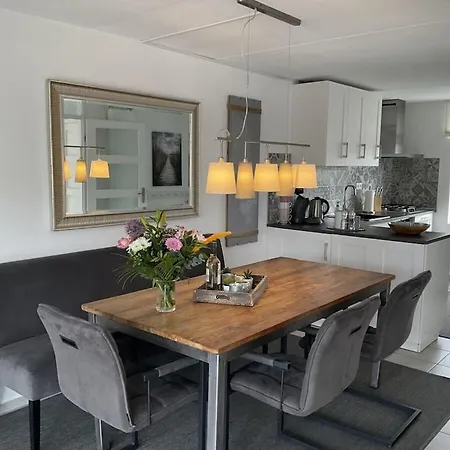 With 1 Bedroom * 梅代姆里克