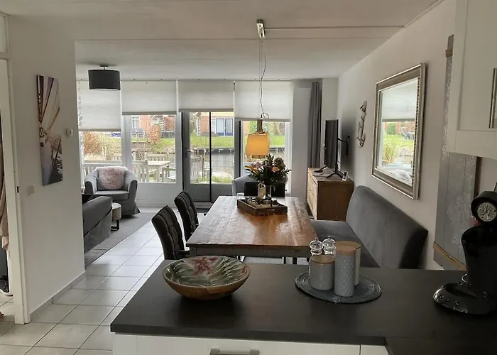 With 1 Bedroom Medemblik